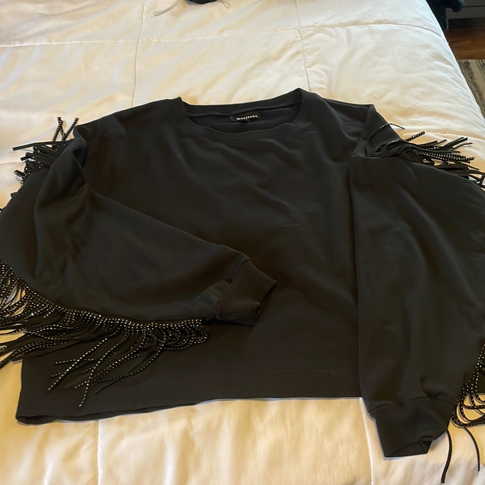 Black jersey knot crop top with some studded flair on sleeves size L